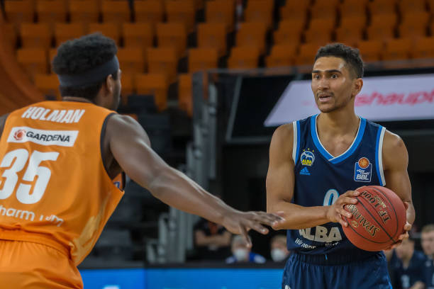 员的奋勇拼 员的奋勇拼