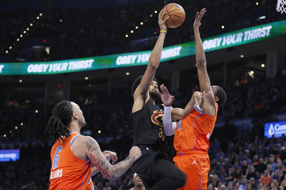 上的竞争格 上的竞争格