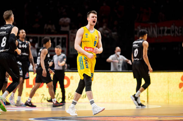 但屡屡受挫 但屡屡受挫